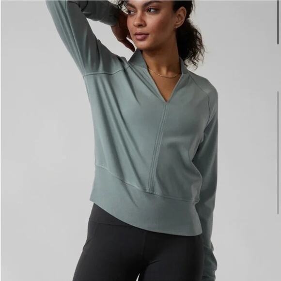 Athleta EastBound V-Neck Pullover Sweatshirt Teal Small Lightweight Layer Lounge - Picture 1 of 10